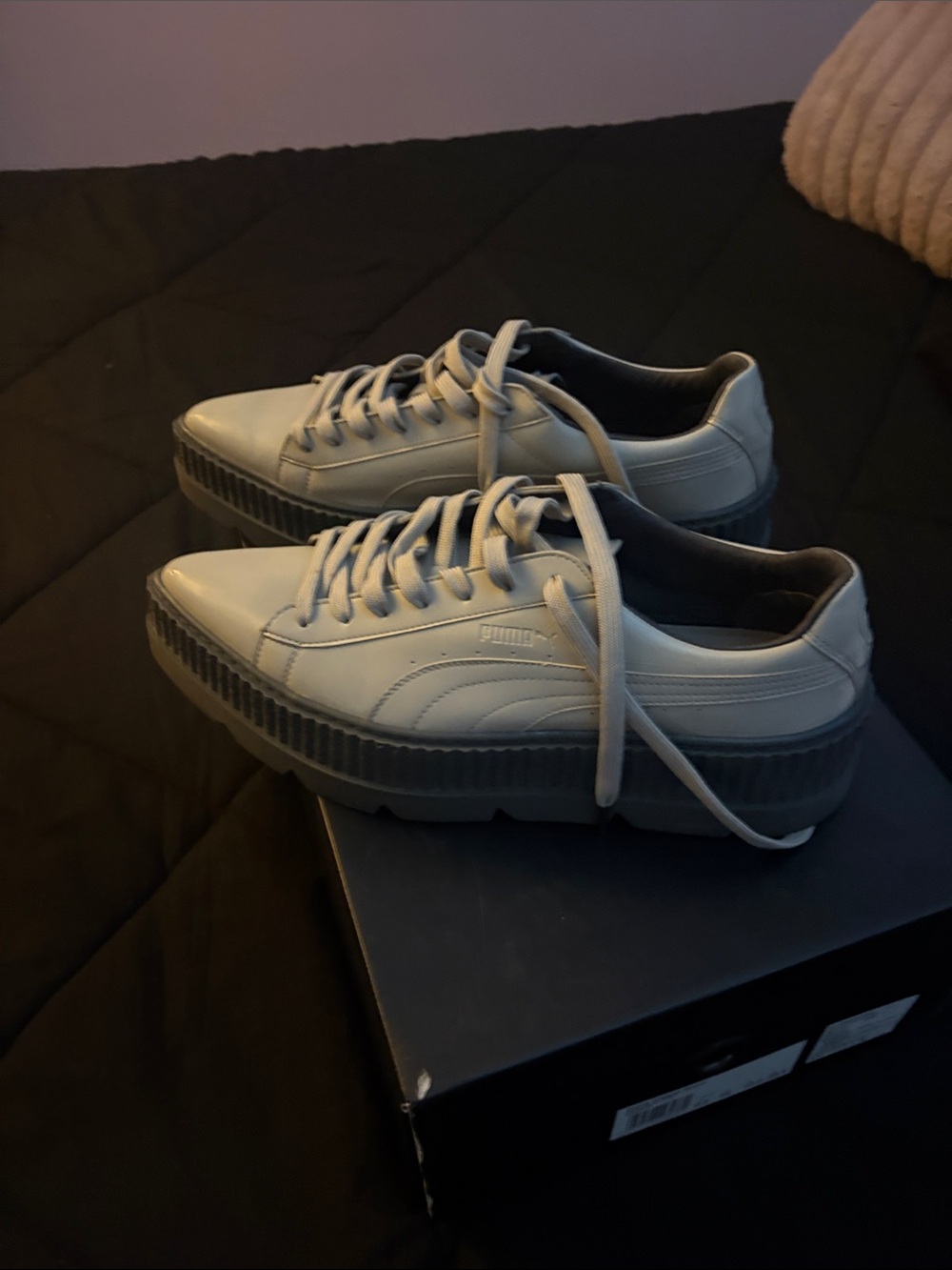 Puma Men’s Low-Top Sneakers in patent leather Light Gray with Dark Gray Platform